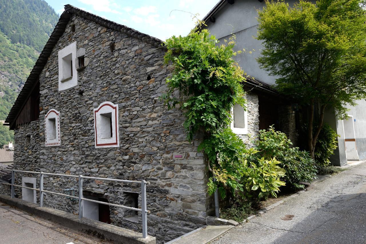 Hotel Soazza エクステリア 写真